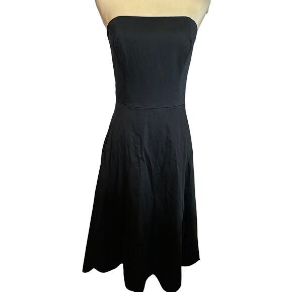White House Black Market Dresses & Skirts - White House Black Market Strapless Fit and Flare Dress, Size 6